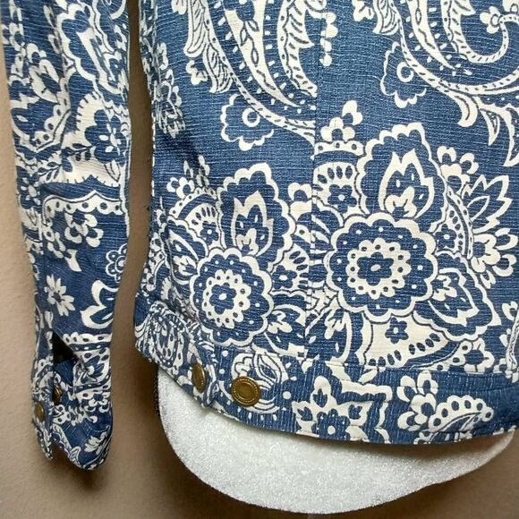 CHARTER CLUB Denim Jacket Blue White Floral Paisley Button Front Size M - Picture 4 of 9